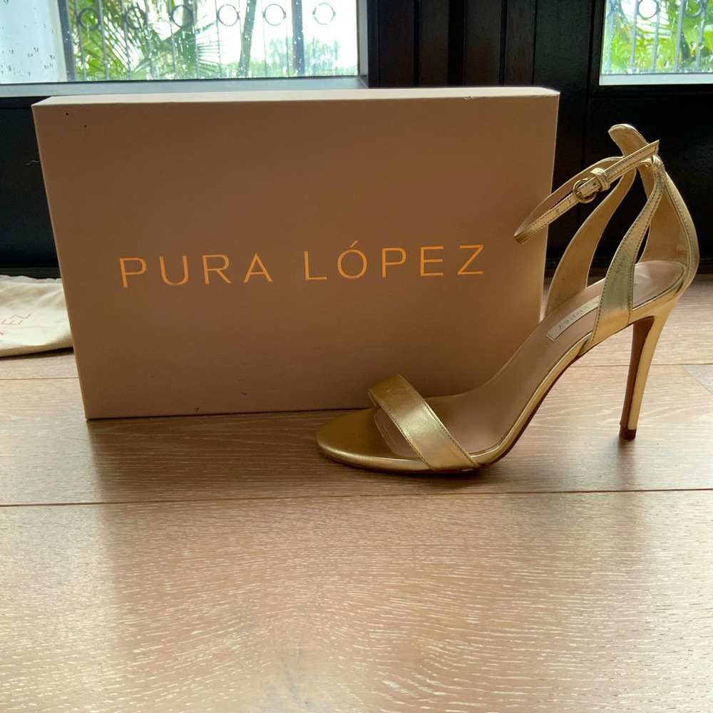 Pura López gold heels